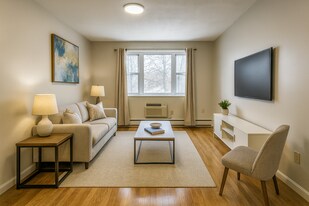 90 Babcock St, Unit 21 in Brookline, MA - Building Photo