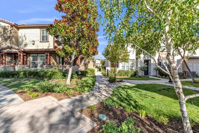 28687 N Pietro Dr