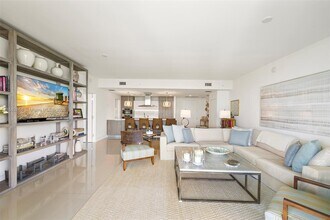 360 Ocean Dr in Key Biscayne, FL - Building Photo - Building Photo