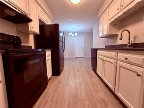 2107 Oakwood Ave in Bentonville, AR - Building Photo - Building Photo
