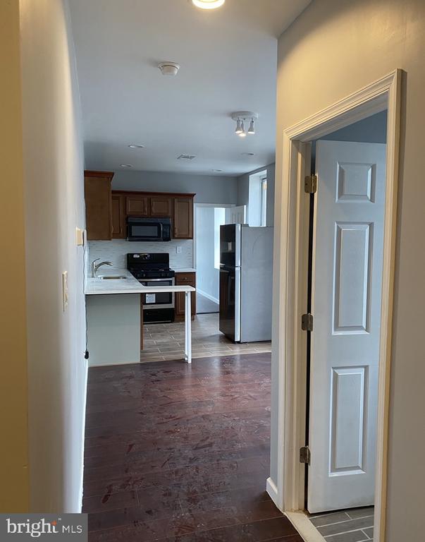 838 Corinthian Ave in Philadelphia, PA - Building Photo - Building Photo