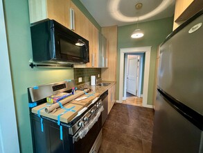 168 Neal St in Portland, ME - Building Photo - Building Photo
