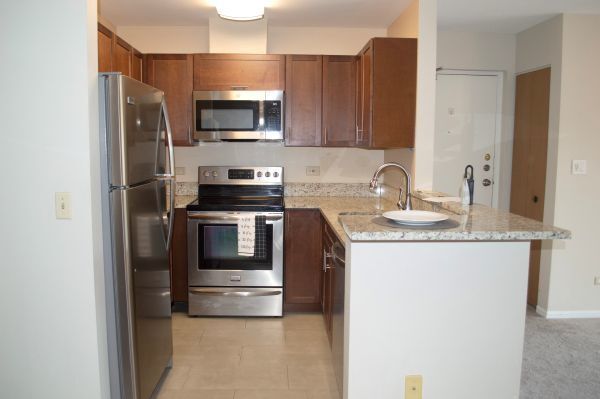 2038 N Rand Rd in Palatine, IL - Building Photo - Building Photo