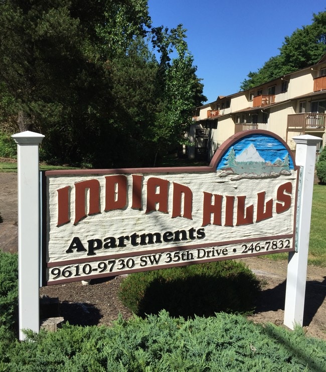 Indian Hills Apartments in Portland, OR - Building Photo - Building Photo
