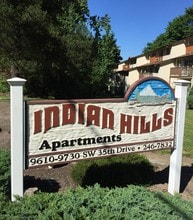 Indian Hills Apartments in Portland, OR - Foto de edificio - Building Photo