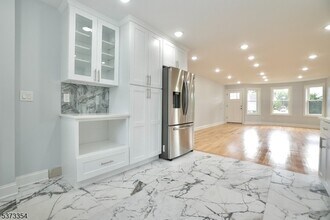 226 Park Ave in Nutley, NJ - Building Photo - Building Photo