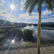 4636 NW 84th Ave, Unit 39 in Doral, FL - Building Photo