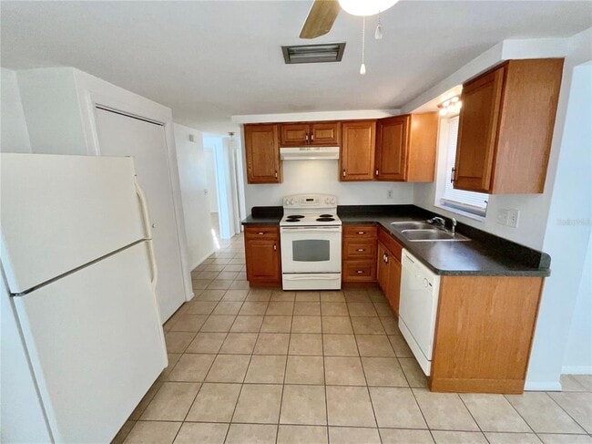 5829 Embay Ave in New Port Richey, FL - Building Photo - Building Photo