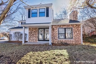 638 Dordan Ct in Gurnee, IL - Building Photo