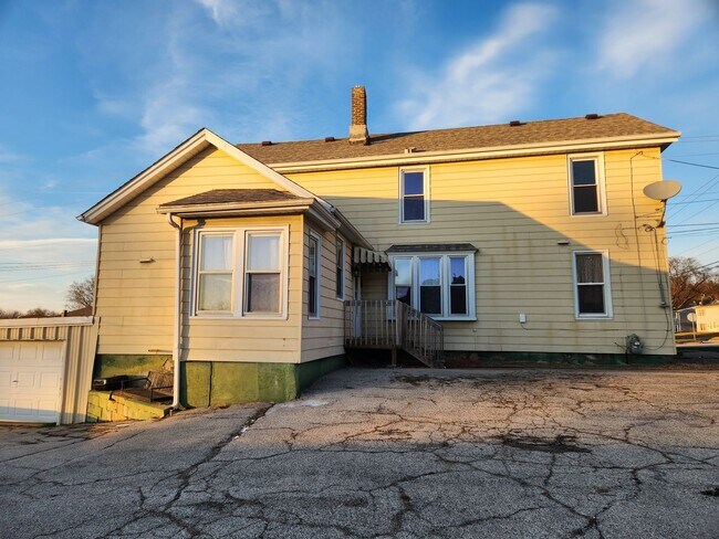 4604 12th St in Rock Island, IL - Building Photo - Building Photo