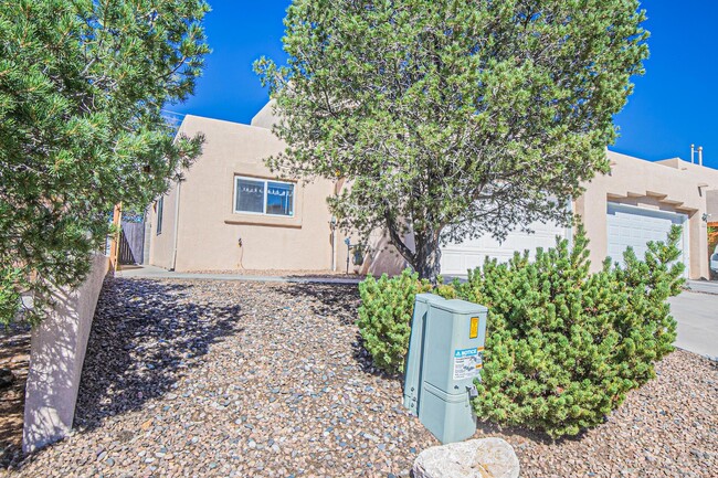 11311 Campo Del Oso Ave in Albuquerque, NM - Building Photo - Building Photo