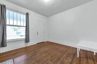 2204-2206-2206 N 4th St in Columbus, OH - Building Photo - Building Photo