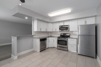 Westfield Apartments in Philadelphia, PA - Building Photo - Interior Photo