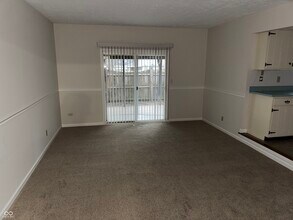 488 Orchardview Dr in Greenwood, IN - Building Photo - Building Photo