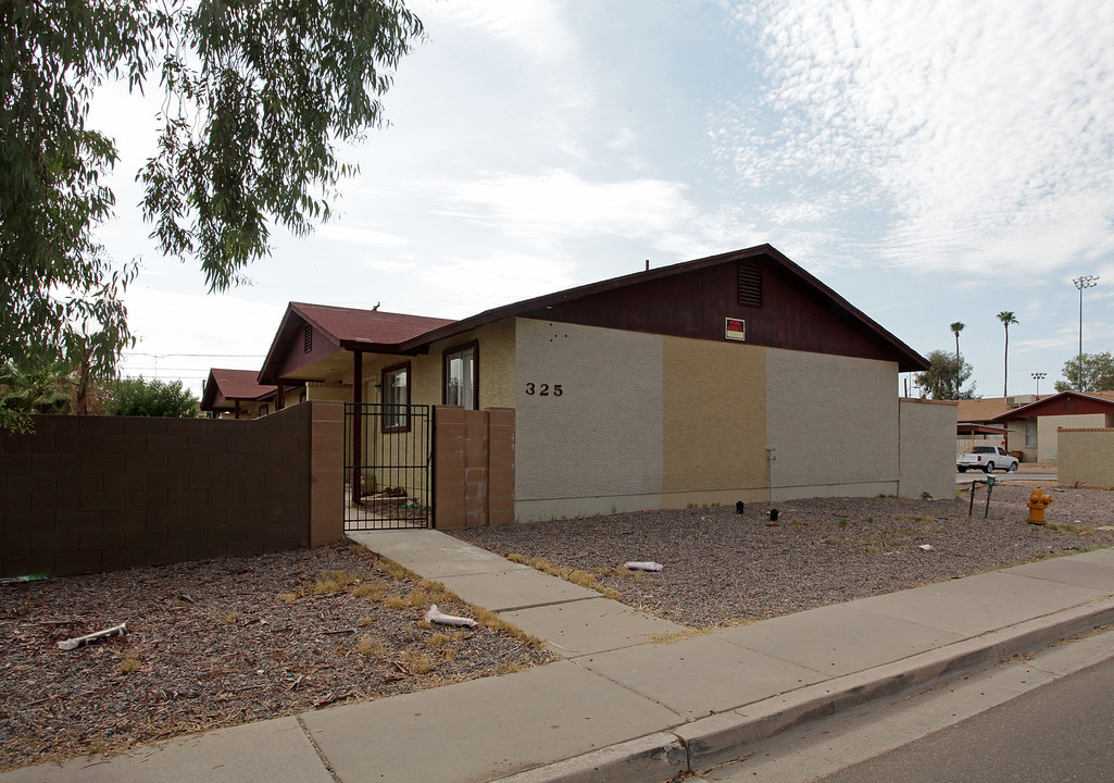 325 N Nevada St in Chandler, AZ - Foto de edificio