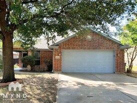 6513 Sierra Madre Dr in Fort Worth, TX - Building Photo