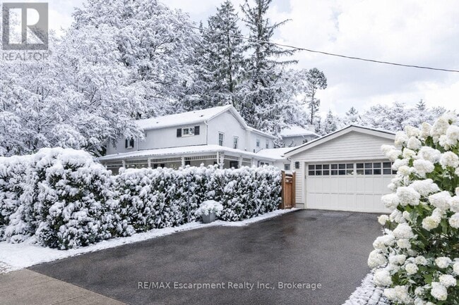 212 King St in Oakville, ON - Building Photo - Building Photo