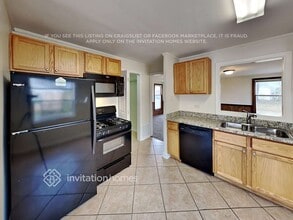 316 Neola St, Unit Private in Park Forest, IL - Building Photo - Building Photo