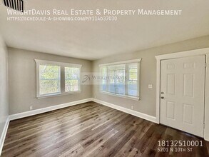5201 N 10th St in Tampa, FL - Building Photo - Building Photo