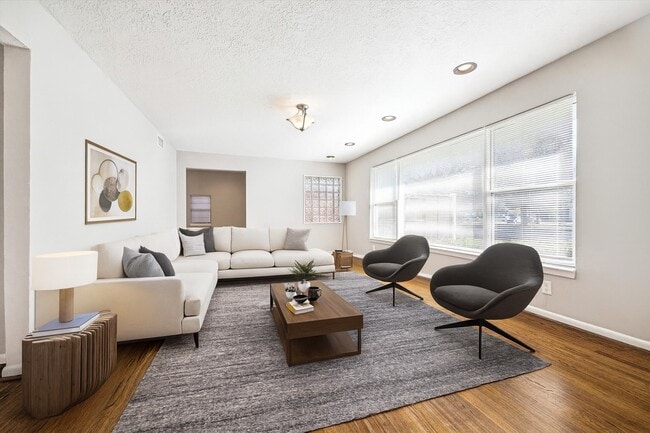 2712 W Holcombe Blvd in Houston, TX - Building Photo - Building Photo