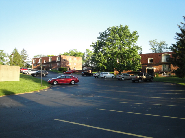 Oxford House Apartments in Cincinnati, OH - Building Photo