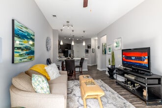 Elizabeth Square Apartments in Charlotte, NC - Foto de edificio - Building Photo