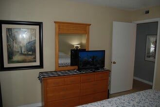 10200 Belle Rive Blvd, Unit 17 in Jacksonville, FL - Building Photo - Building Photo