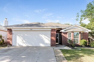 6841 Prairie Hill Rd N in Fort Worth, TX - Building Photo