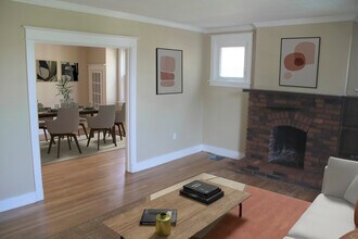 5608 Beacon St, Unit FL 2 in Pittsburgh, PA - Building Photo - Building Photo