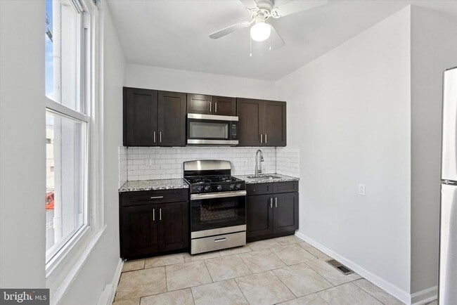 property at 1017 W Huntingdon St