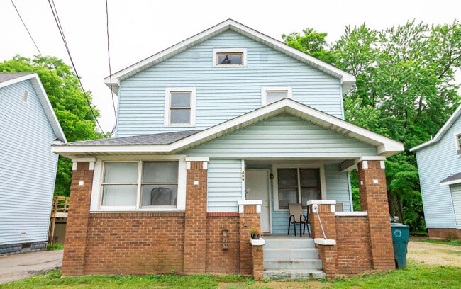 property at 1409 W Jackson St