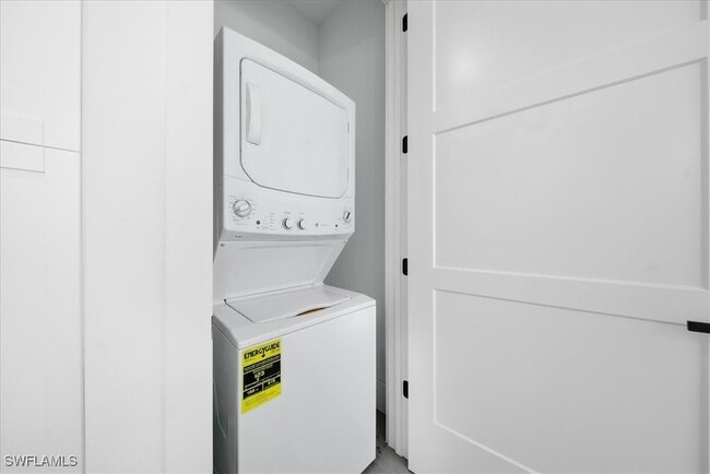 3261 15th Ave SW in Naples, FL - Building Photo - Building Photo