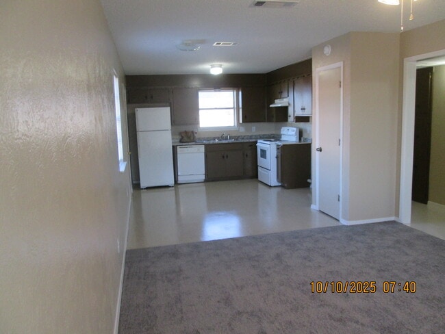2025 Brandi Ln in Granbury, TX - Foto de edificio - Building Photo