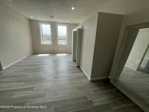 802 Main St in Peckville, PA - Building Photo - Building Photo