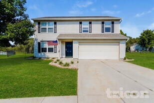 1582 Tulip Ct in Franklin, IN - Building Photo