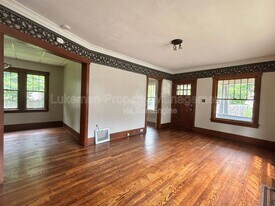 819 Hoffman Ct in Kalamazoo, MI - Building Photo