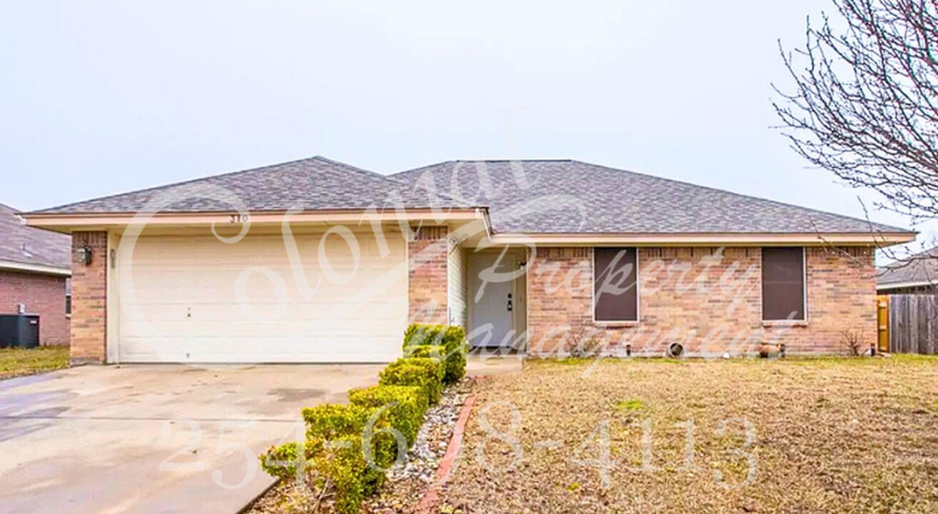 310 Sims Ridge Dr in Nolanville, TX - Foto de edificio