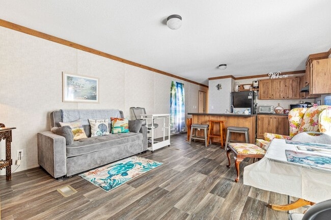 property at 27851 Roanoke Cir