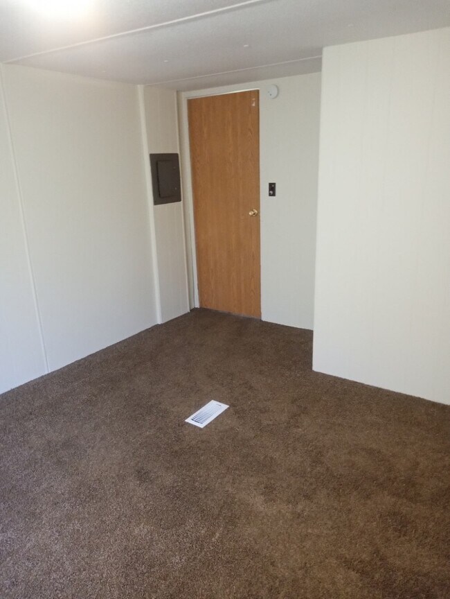 134 Hussey Mhp Ln in Beulaville, NC - Building Photo - Building Photo