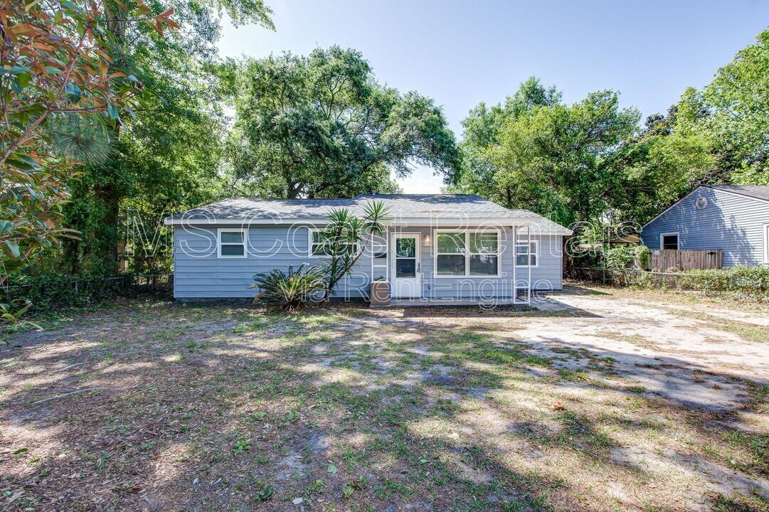 1675 Sunset Blvd in Biloxi, MS - Building Photo