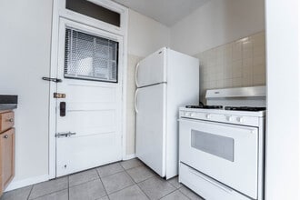 2017 W Ainslie St, Unit 1 in Chicago, IL - Building Photo - Building Photo