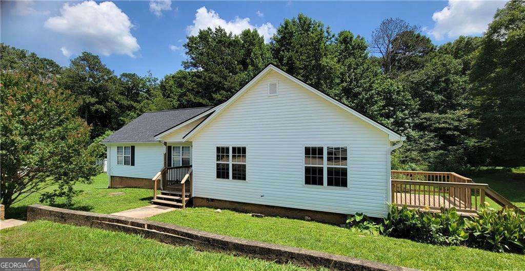 2325 Shady Grove Rd in Carrollton, GA - Building Photo