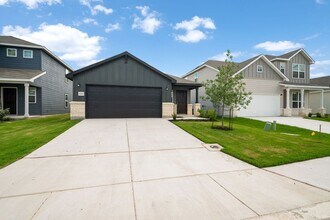 1115 Pigeon Ln in Marion, TX - Building Photo - Building Photo