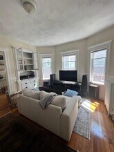 10 Pinkham Rd, Unit 1 in Medford, MA - Building Photo - Building Photo