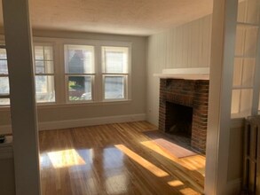 35 Century St, Unit 1 in Medford, MA - Building Photo - Building Photo