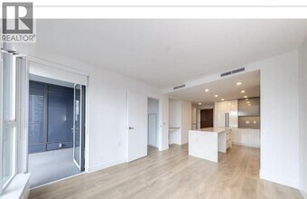 4711 Hazel St in Burnaby, BC - Building Photo - Building Photo