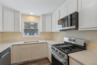 429 Beechwood Ave in Liverpool, NY - Building Photo - Building Photo