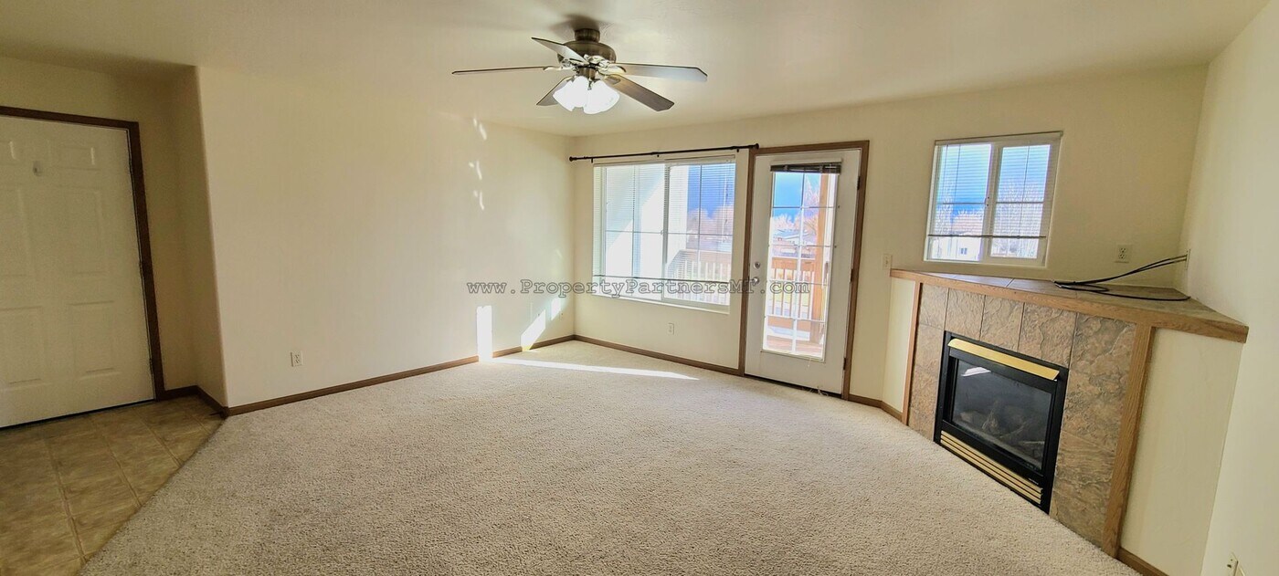 101 N Shore Dr in Belgrade, MT - Building Photo