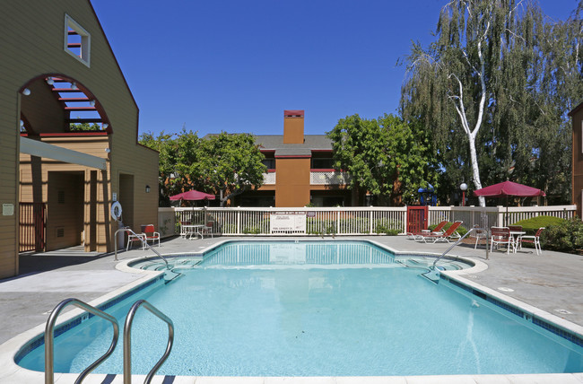 Macara Gardens in Sunnyvale, CA - Building Photo - Building Photo