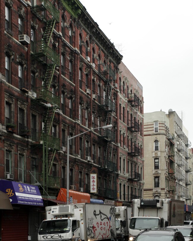 283-285 Broome St in New York, NY - Building Photo - Building Photo